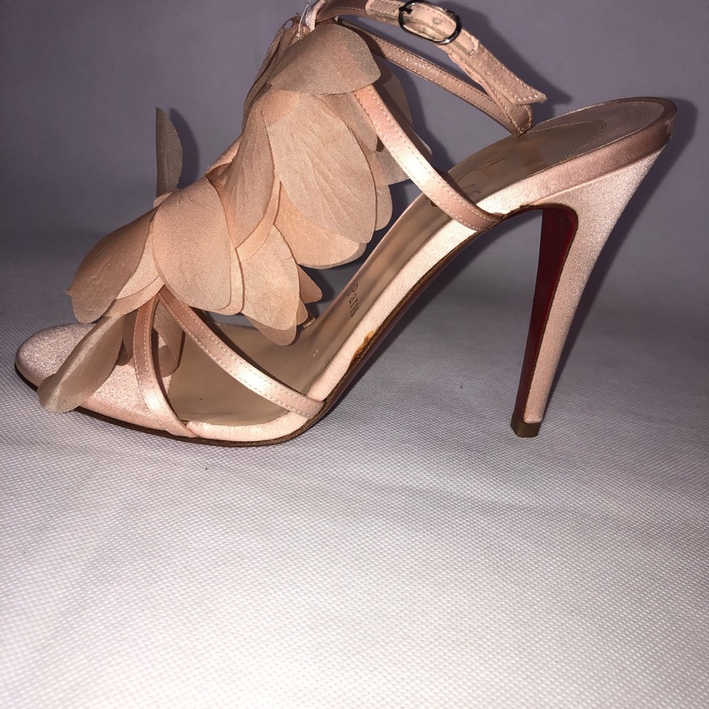 Christian Louboutin Soft Pink Sandal - Picture 9 of 13